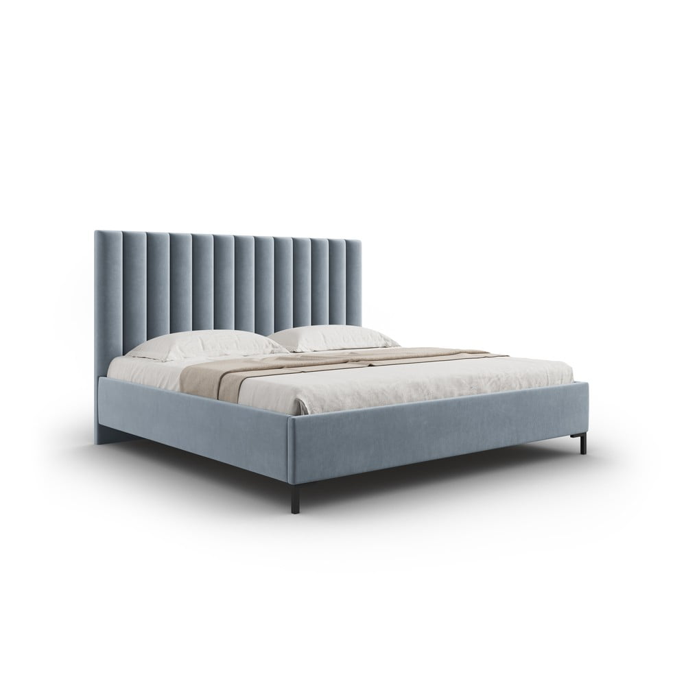 Světle modrá čalouněná dvoulůžková postel s úložným prostorem s roštem 140x200 cm Casey – Mazzini Beds