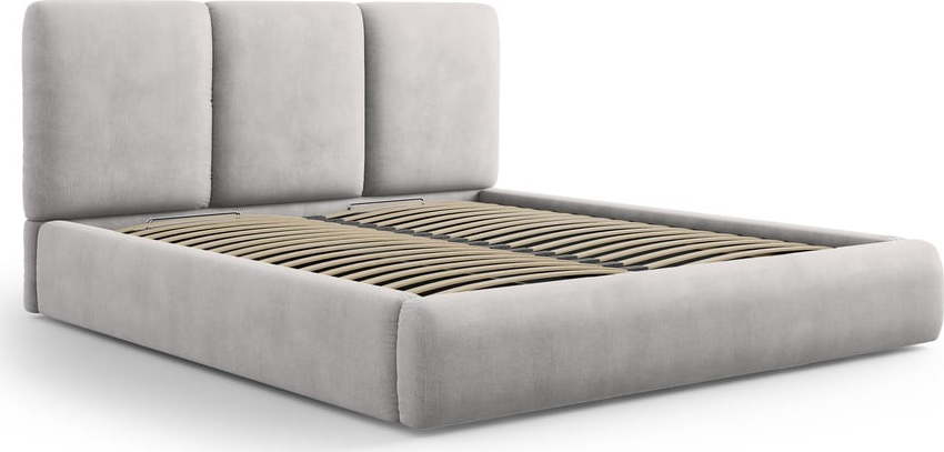 Světle šedá čalouněná dvoulůžková postel s úložným prostorem s roštem 140x200 cm Brody – Mazzini Beds