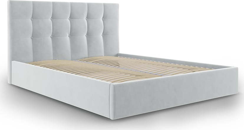 Světle šedá čalouněná dvoulůžková postel s úložným prostorem s roštem 180x200 cm Nerin – Mazzini Beds