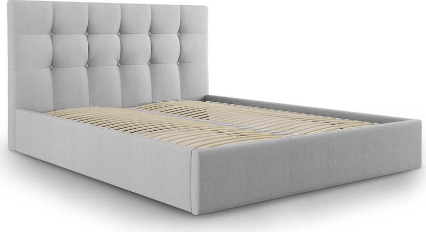 Světle šedá čalouněná dvoulůžková postel s úložným prostorem s roštem 180x200 cm Nerin – Mazzini Beds