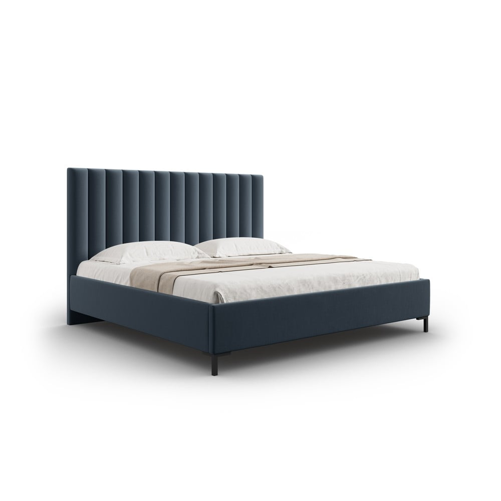 Tmavě modrá čalouněná dvoulůžková postel s úložným prostorem s roštem 140x200 cm Casey – Mazzini Beds